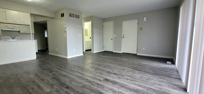 Photo - Spacious 2 bedroom 2 bath apartments in Ha...