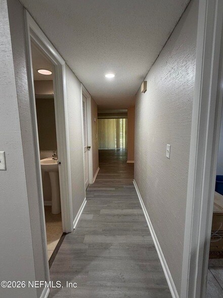 396 Regency Wood Dr Unit 17
