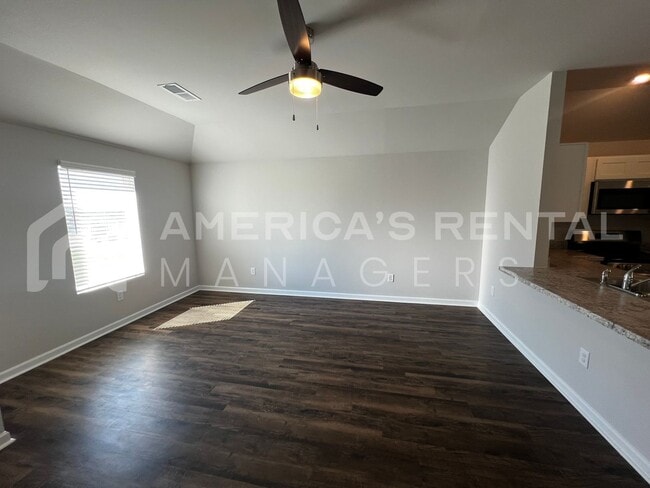 2050 W. Middlebrook Crossing