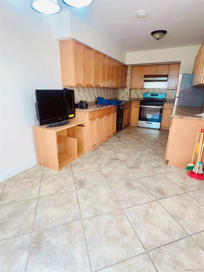 Photo - 61-50 219th St Unit 2