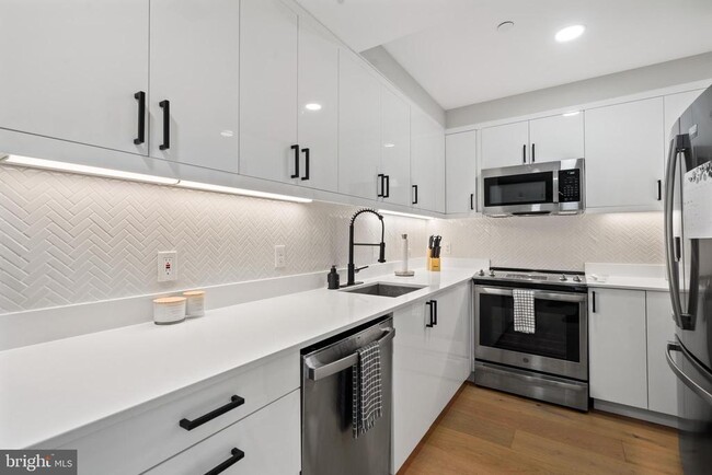 Photo - 919 12th St NE Unidad A305