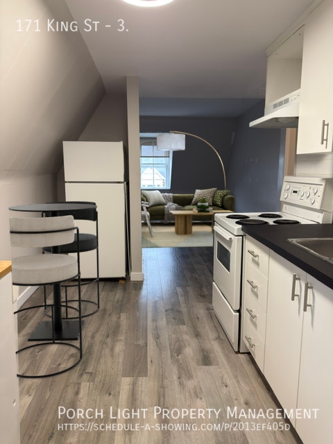 Photo - 2 Bedroom in FANTASTIC walkable St. Catharines Location Unit 3.