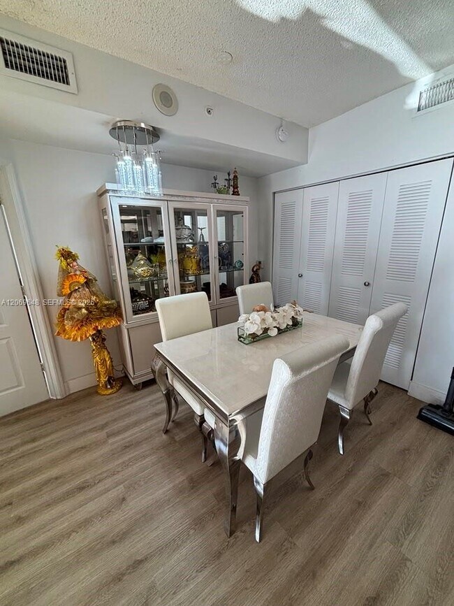 5077 NW 7th St Unit 1508