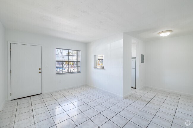 1 habitación, 1 baño - 740 pies cuadrados - Sala de estar/comedor