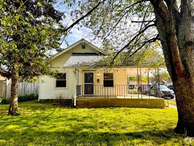 Building Photo - Charming 2 Bedroom 1 Bath House