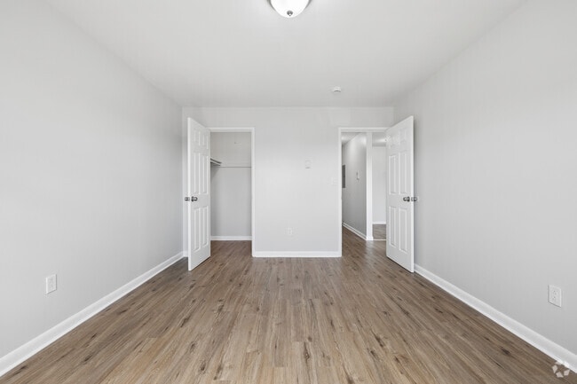 1BR, 1BA - 714SF - Bedroom