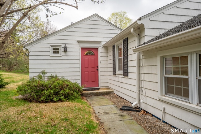 Building Photo - 30 Hillsboro Dr