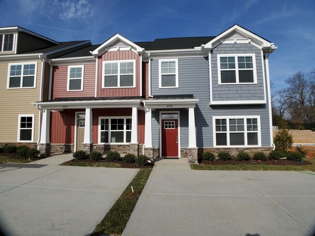 Building Photo - Modern & Bright 3-Bed End-Unit Townhome in...