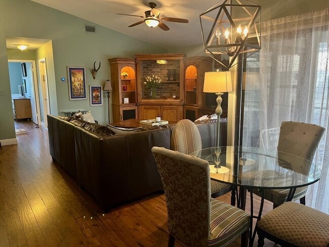 Photo - 2575 Bedford Mews Dr Casa