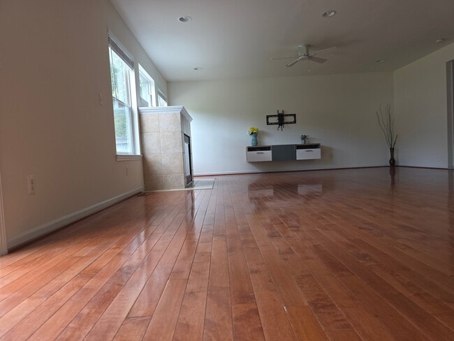 Photo - 2103 Enterprise Ave