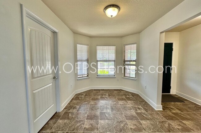 Photo - 306 Gauntlet Dr