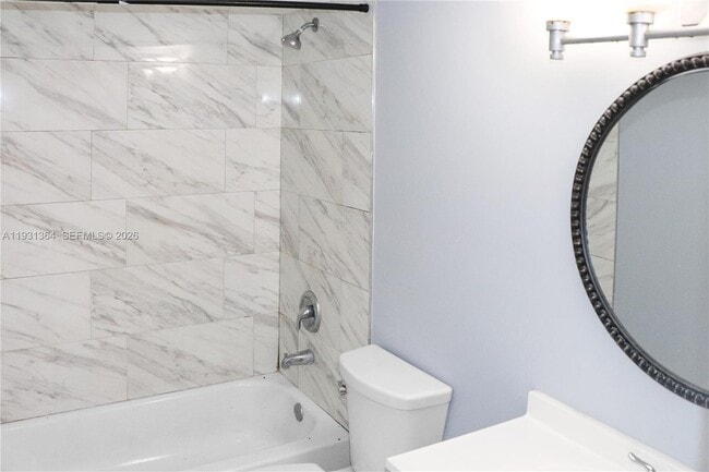 Photo - 1080 N Franklin Ave Unidad 1080B