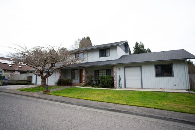 Photo - Fully Furnished House in Cutten!
