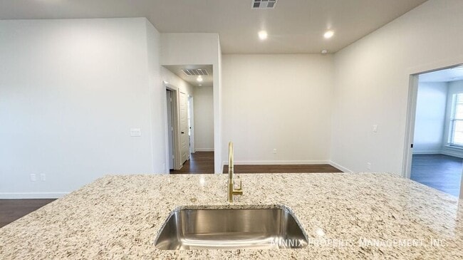 Photo - 2127 Langford Ave