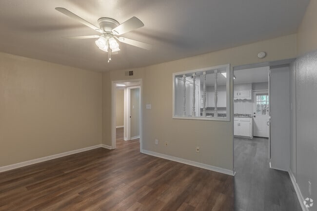3BR, 2BA - 1,024SF - Living Room