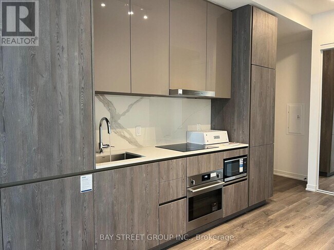 Photo - 8 Interchange Wy Unit 601