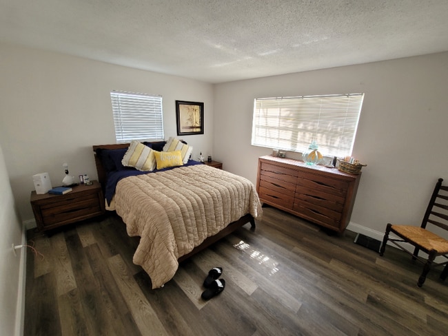 Photo - 224 SE 9th Ave