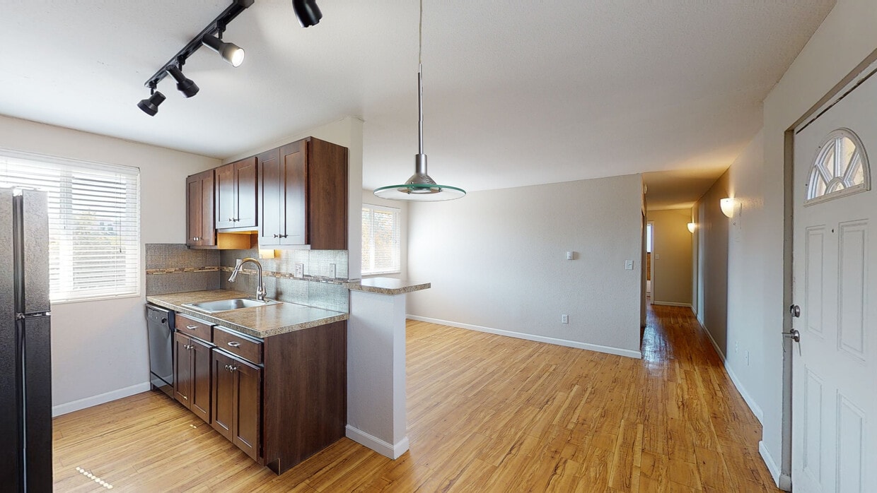 Photo - Courtyard at Cherry Creek Apartments