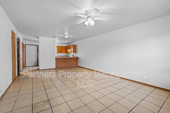 Photo - 896 Curtis Ave
