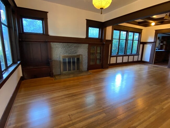 Photo - 4 bed 2 bath home in NE Portland for Rent