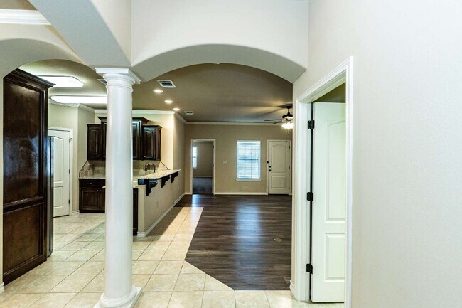 Photo - Gorgeous townhome!