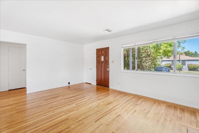 Photo - 4341 62nd St