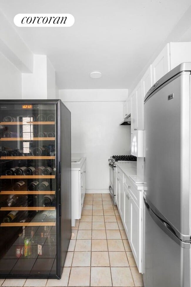 Photo - 211 E 35th St