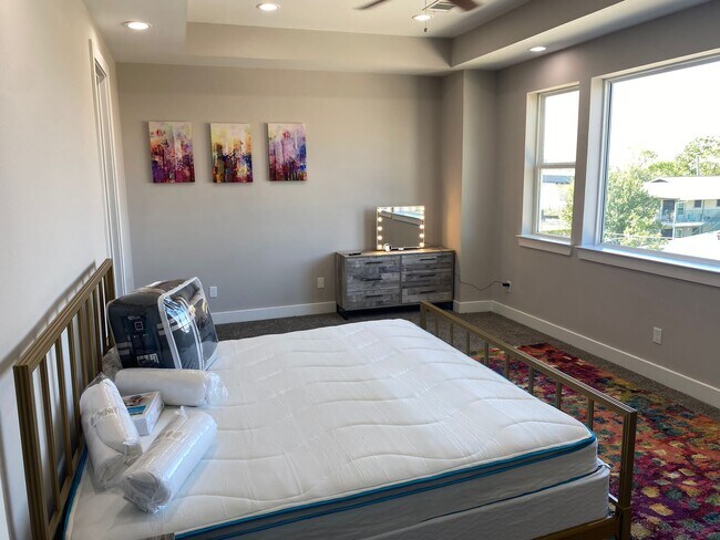 Photo - 6403 Bowling Green St