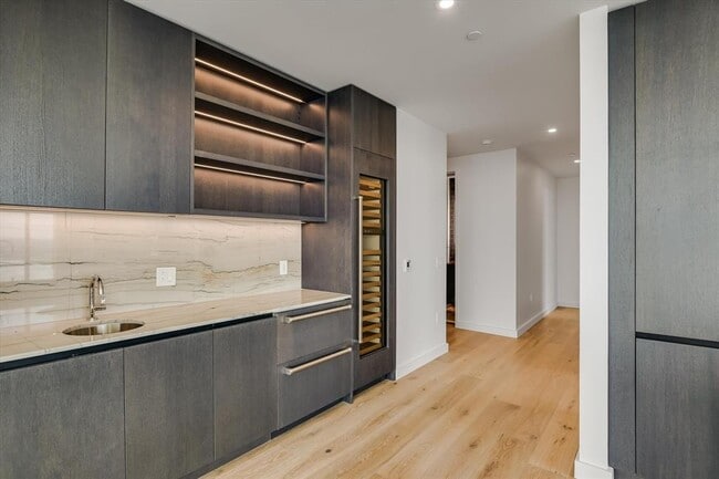 Photo - 610 Davis St Unidad 4404