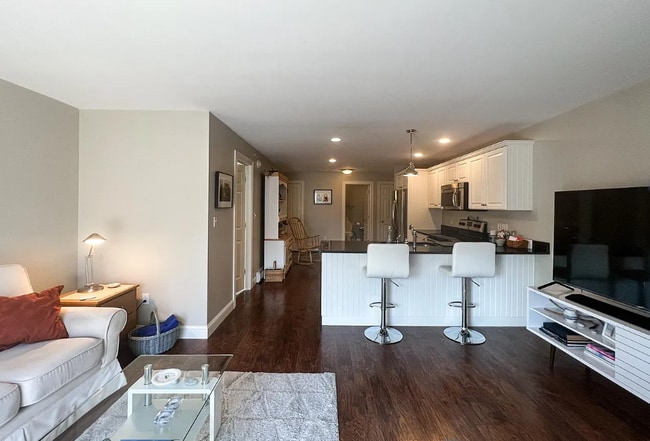 Building Photo - 2 Davis Point Ln Unit 2B