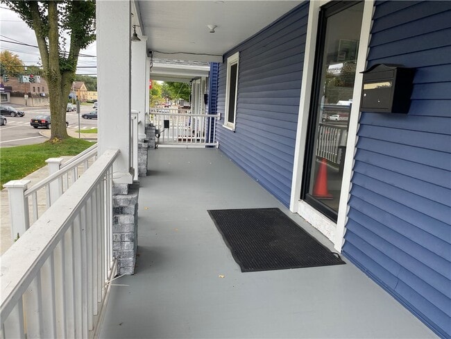 Photo - 233 W Commercial St