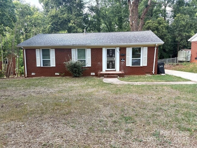 Photo - 3900 Crestridge Dr House