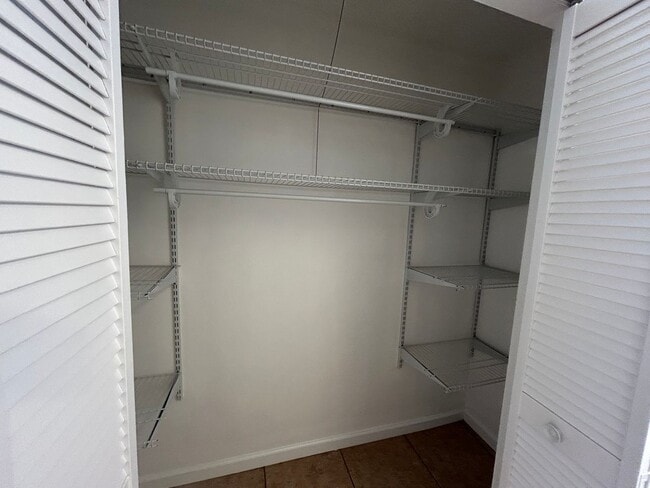 Photo - 1 BR Condo in Greenbriar Walking Distance to U of M!