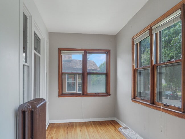 3 Bed, 2 Bath Home in North Minneapolis. 1,600 Sq Ft, Fenced Yard, Pets Welcome.