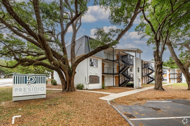 The Presidio at 100 Redwood Circle in Pensacola, Florida - The Presidio