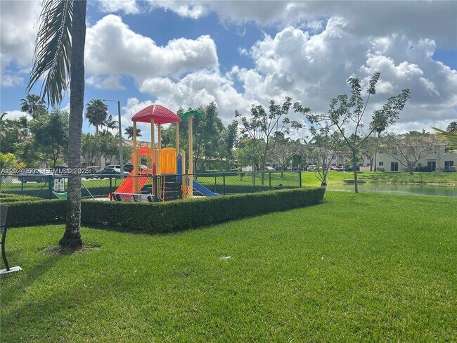 1271 SE 27th St Unidad 101