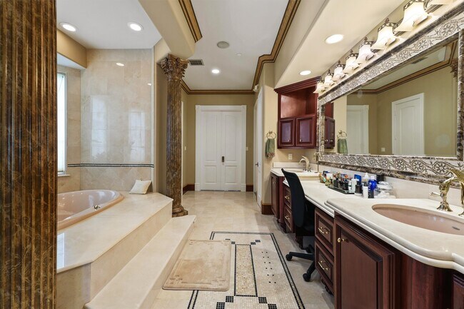 Photo - 1119 River Glyn Dr