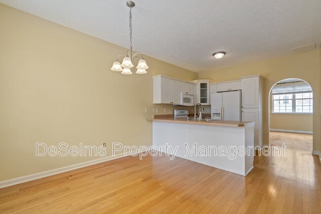 Photo - 612 Spence Enclave Way