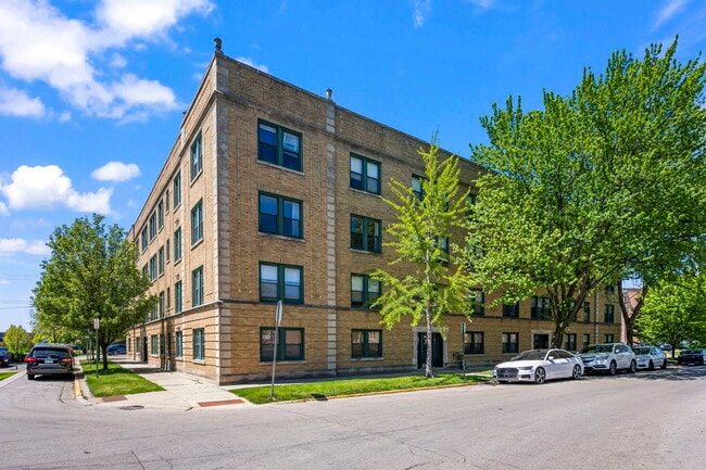 Building Photo - 9100 Lamon Ave Unit 1N