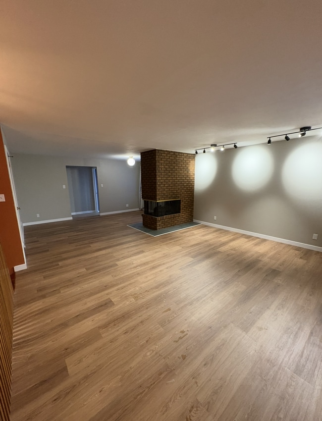 Building Photo - 18 Mt Washington Dr