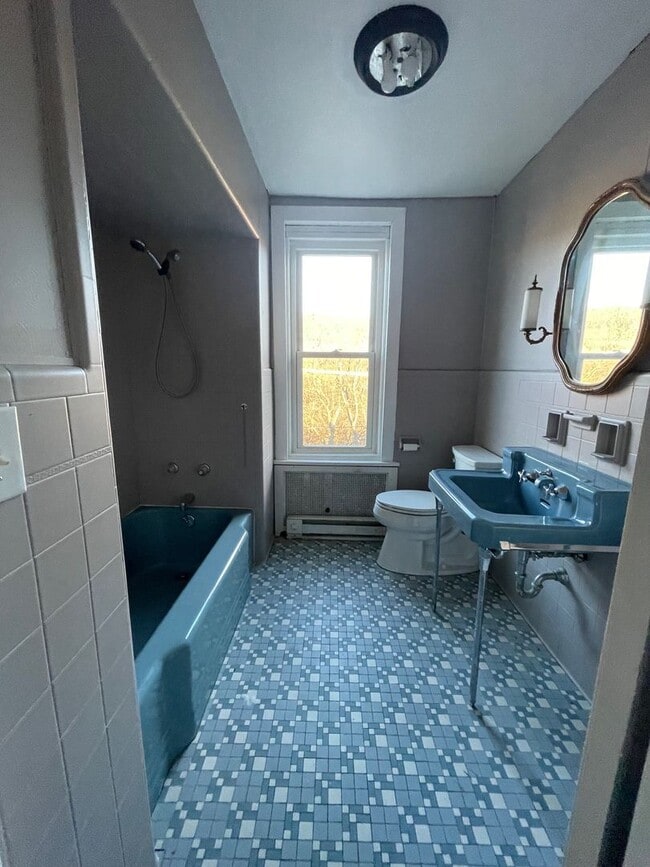 Building Photo - 141 W Ridge St Unit 141 W Ridge St B Rental