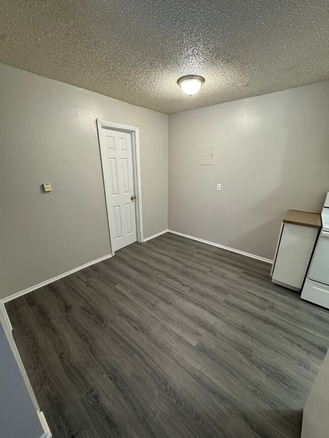 Photo - Cozy 1-Bedroom Apartment Near Manitou Springs with Easy Westside Access Unidad 30-4