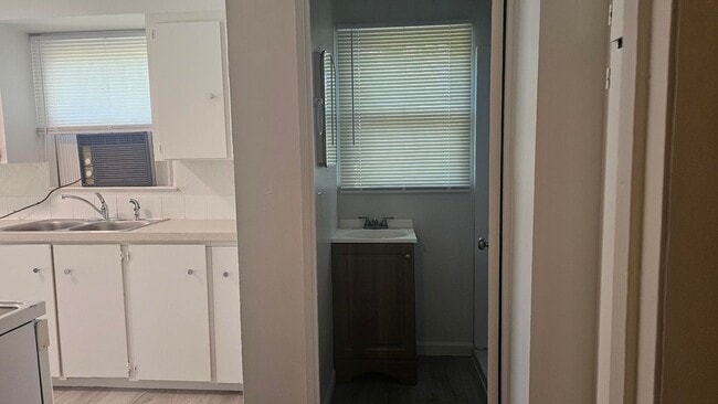 Photo - Jean Street 4 Plex Unidad 2411