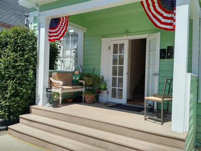 Building Photo - 923 Las Juntas St Unit 1