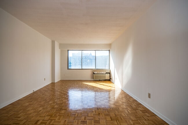 Photo - Place Du Fort