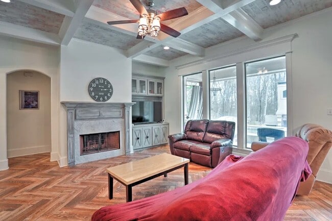 Photo - 111 Haymarket Ct