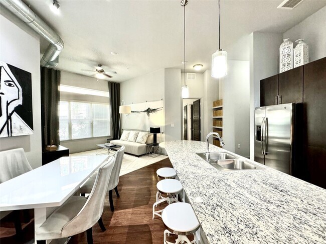 Photo - 2525 McCue Rd Unidad 249