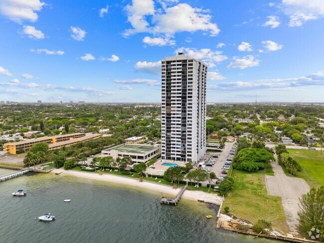 Building Photo - 5600 N Flagler Dr Unit 402 Rental