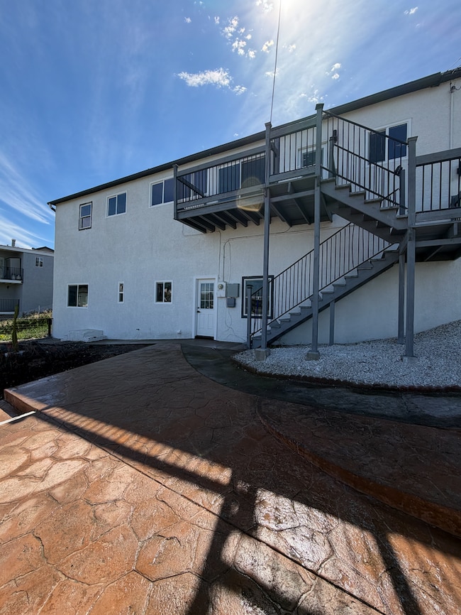 Building Photo - 5536 Encina Dr