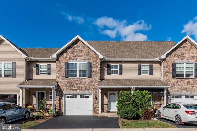 Photo - 836 Spring Rock Ct Townhome